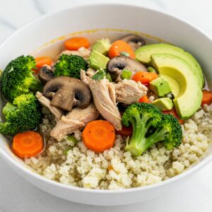 CALDO DE POLLO CON VERDURAS